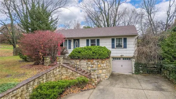 3550 W 151st Street, Leawood, KS 66224