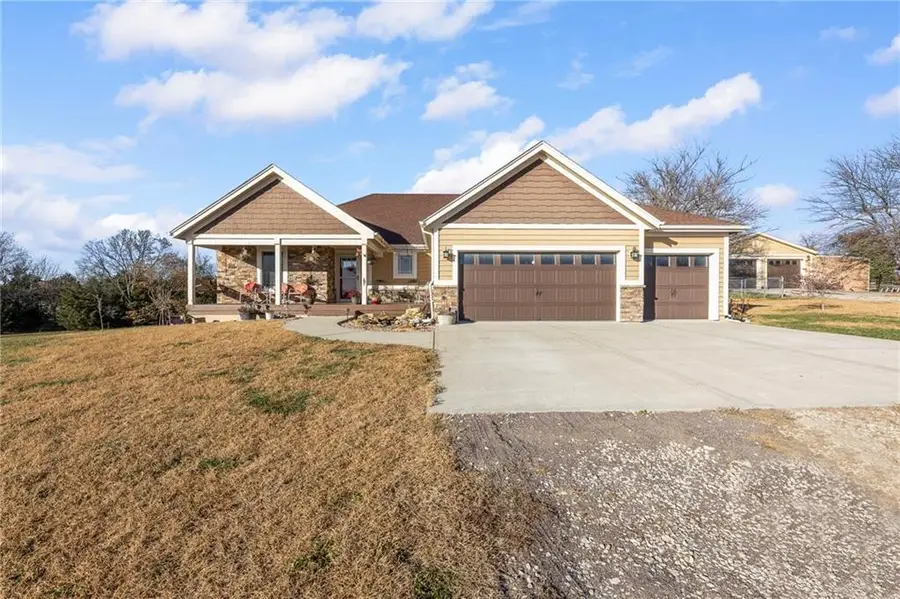 23178 W 239th Street, Spring Hill, KS 66083 - Image #2