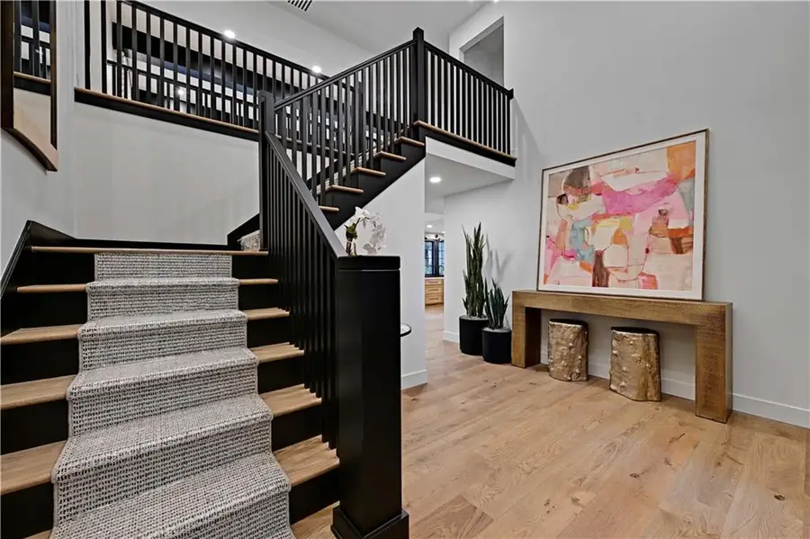 10209 Hemlock Drive, Overland Park, KS 66212 - Image #3