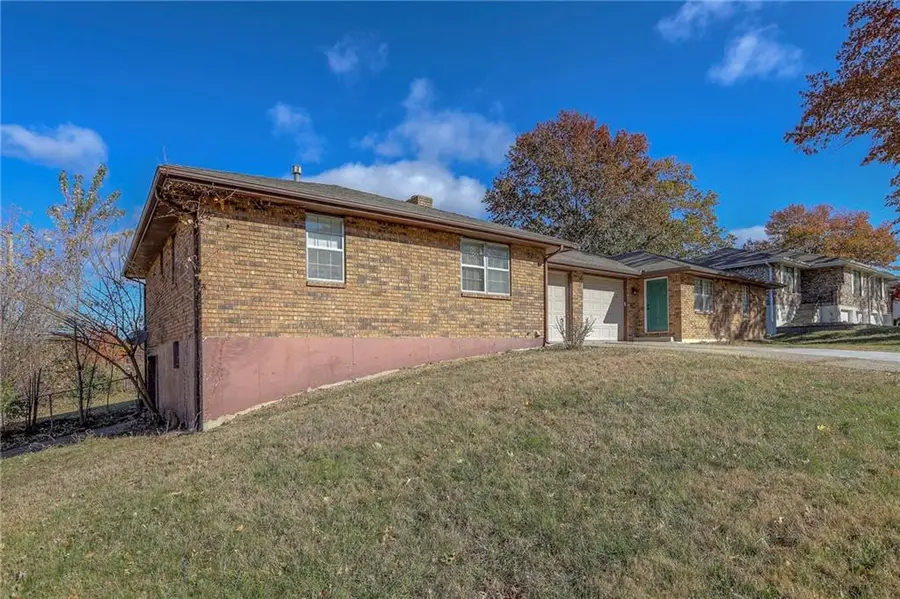 1109 NW Mock Avenue, Blue Springs, MO 64015 - Image #3