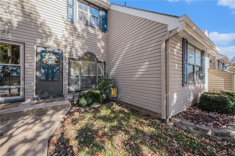 233 Stonebridge Lane, Smithville, MO 64089 - Image #3