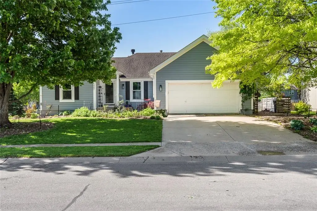 1061 Pumpkin Ridge Street, Gardner, KS 66030 - #1