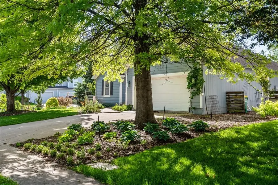 1061 Pumpkin Ridge Street, Gardner, KS 66030 - #2