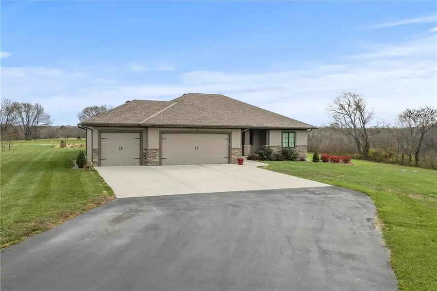 7803 NE 160th Terrace, Smithville, MO 64089 - Image #3