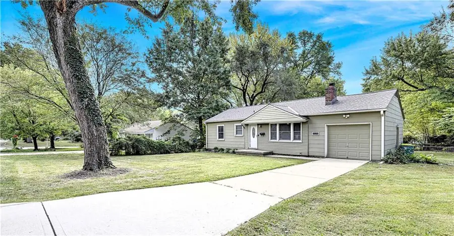 5709 W 70th Terrace, Overland Park, KS 66204 - Image #2