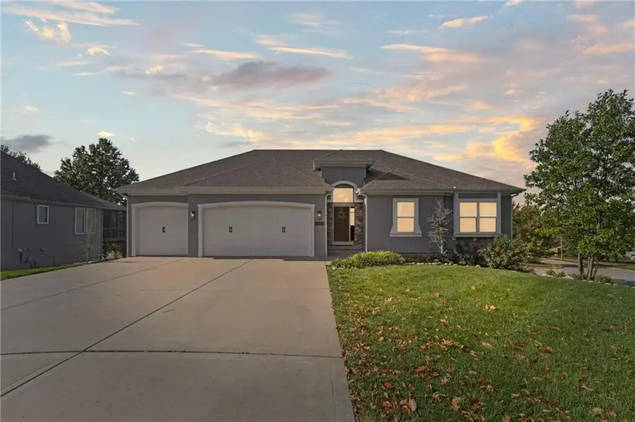 10512 N Euclid Avenue, Kansas City, MO 64155 - Image #2