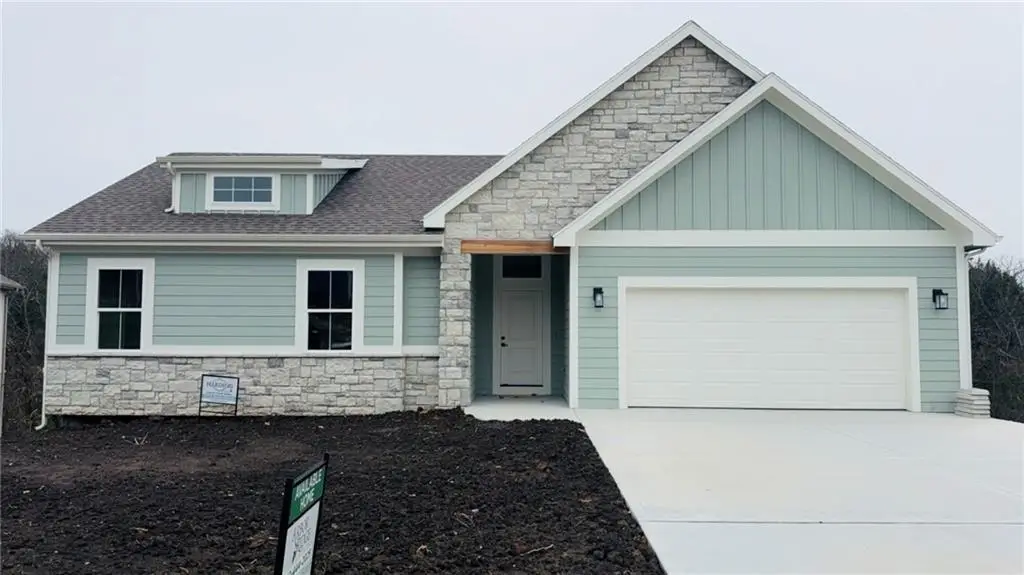 8572 Valley Spring Drive, De Soto, KS 66018 - Image #1