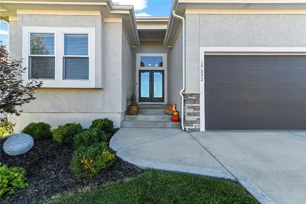 17332 Bradshaw Street, Overland Park, KS 66221