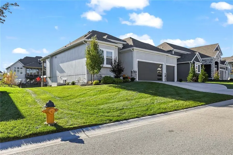 17332 Bradshaw Street, Overland Park, KS 66221 - Image #2