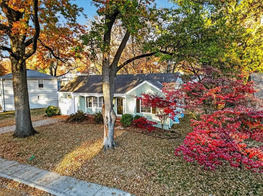 5543 Roeland Drive, Roeland Park, KS 66205 - Image #2