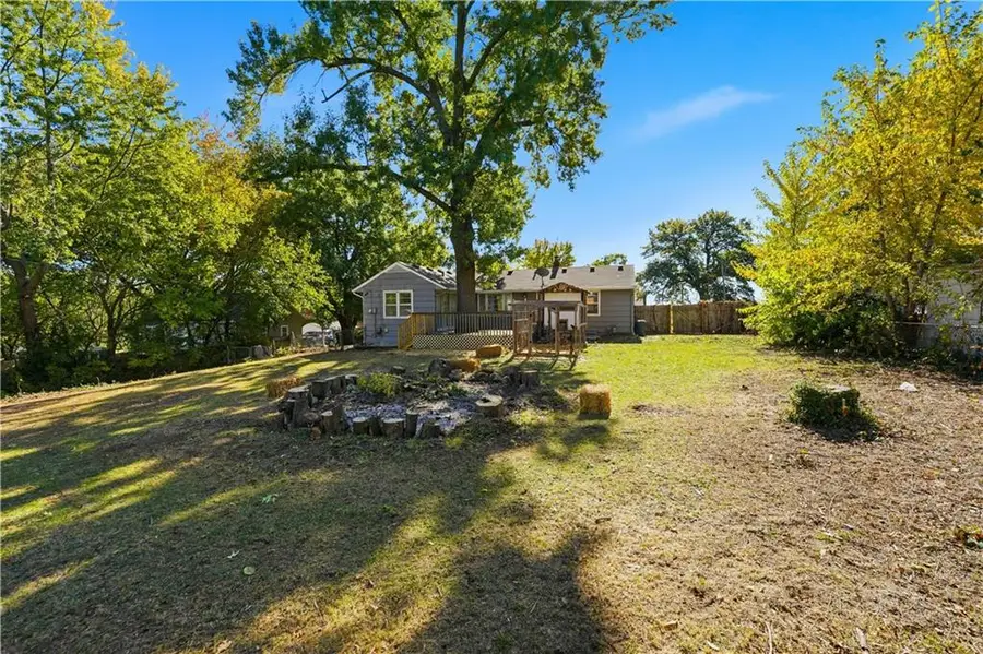 2214 NE 48th Street, Kansas City, MO 64118 - Image #2