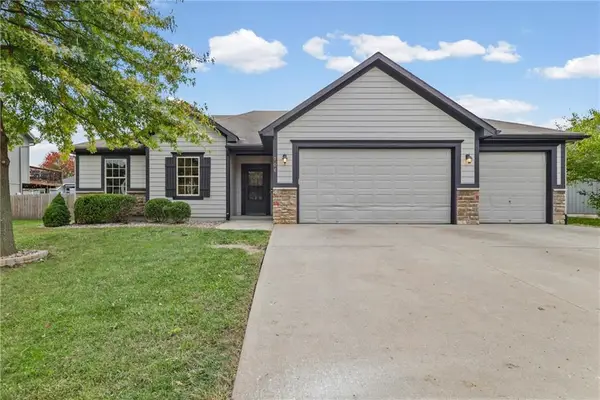 706 NW Green Drive, Grain Valley, MO 64029