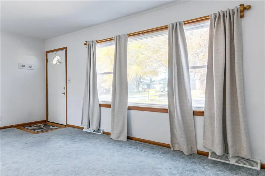 6901 Grandview Street, Overland Park, KS 66204 - Image #3