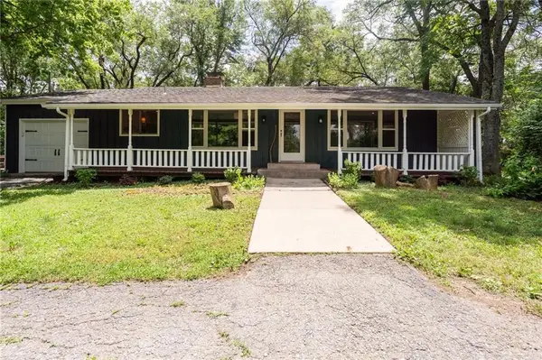 1211 N 1800 Road, Lawrence, KS 66049