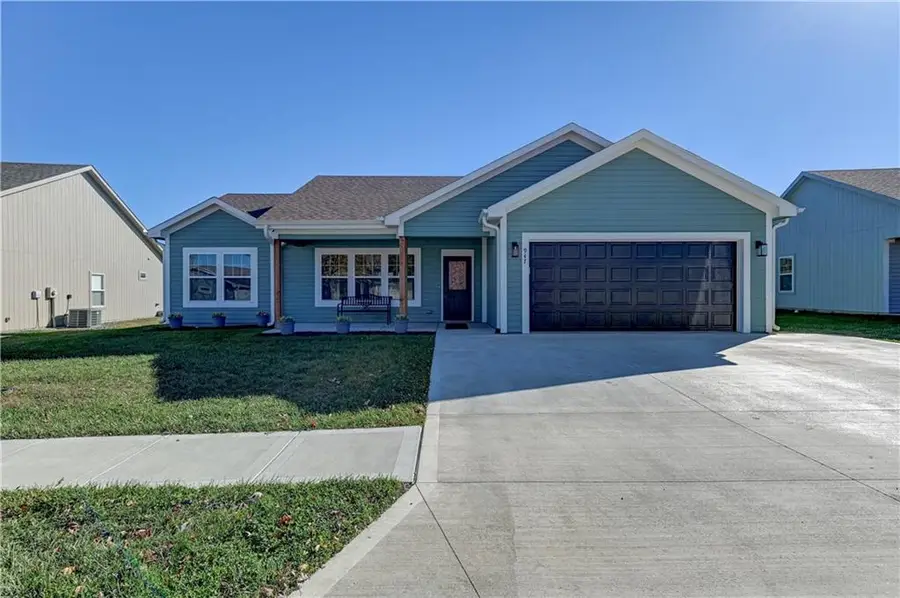 947 N White Oaks Lane, Oak Grove, MO 64075 - Image #2