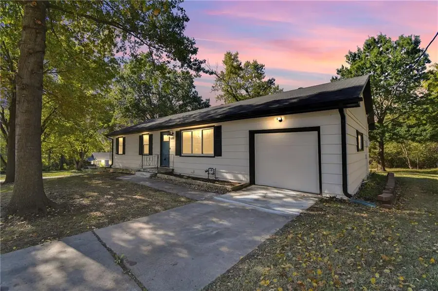 6310 River Road, Pleasant Valley, MO 64068 - Image #2