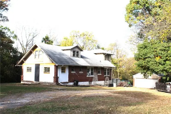 5130 Muncie Drive, Kansas City, KS 66102