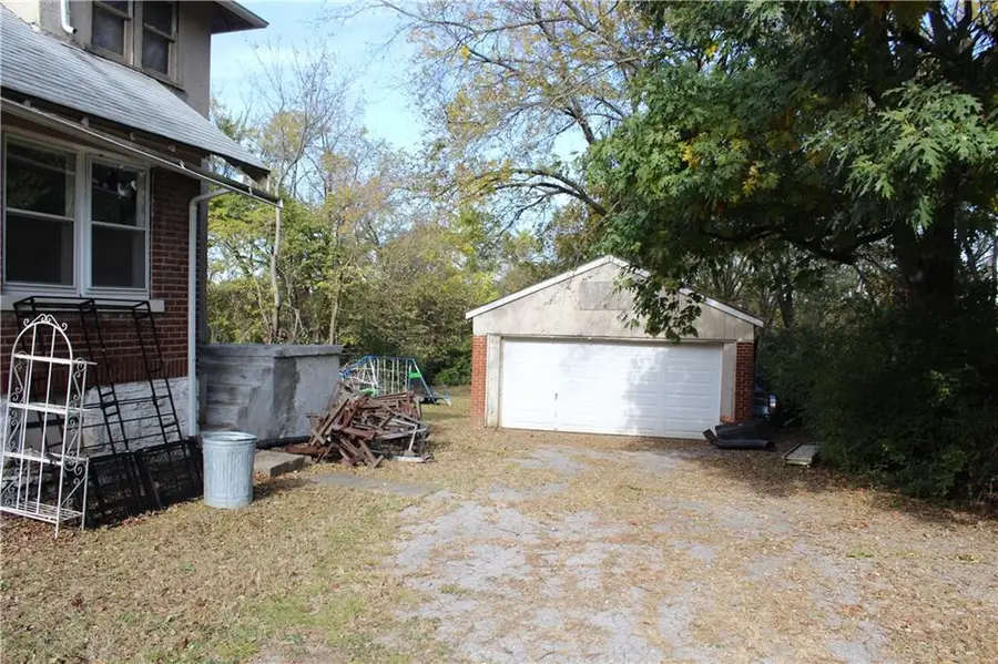 5130 Muncie Drive, Kansas City, KS 66102 - Image #2