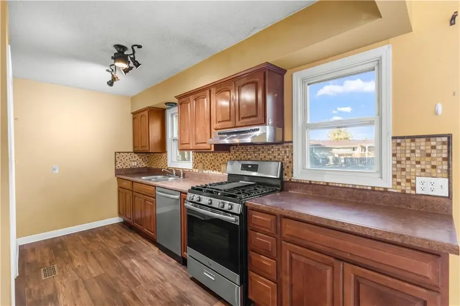 426 NW 81st Street, Kansas City, MO 64118 - Image #3