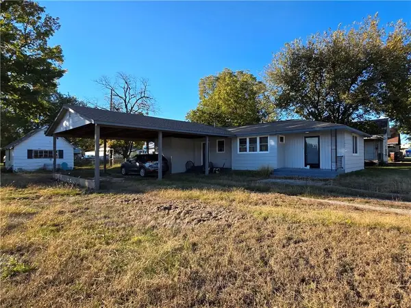 109 N Mcgee Street, Caney, KS 67333