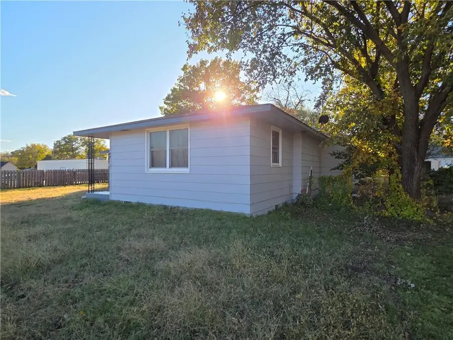 109 N Mcgee Street, Caney, KS 67333 - Image #2