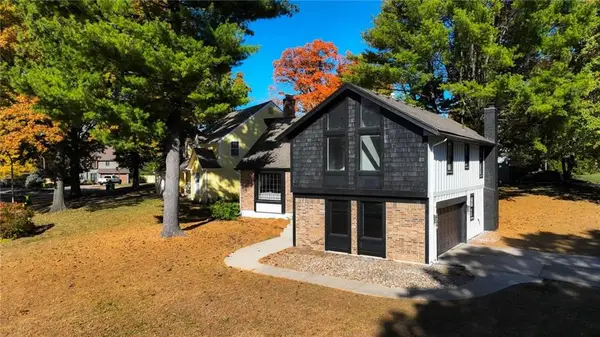 7904 Rosehill Road, Lenexa, KS 66215