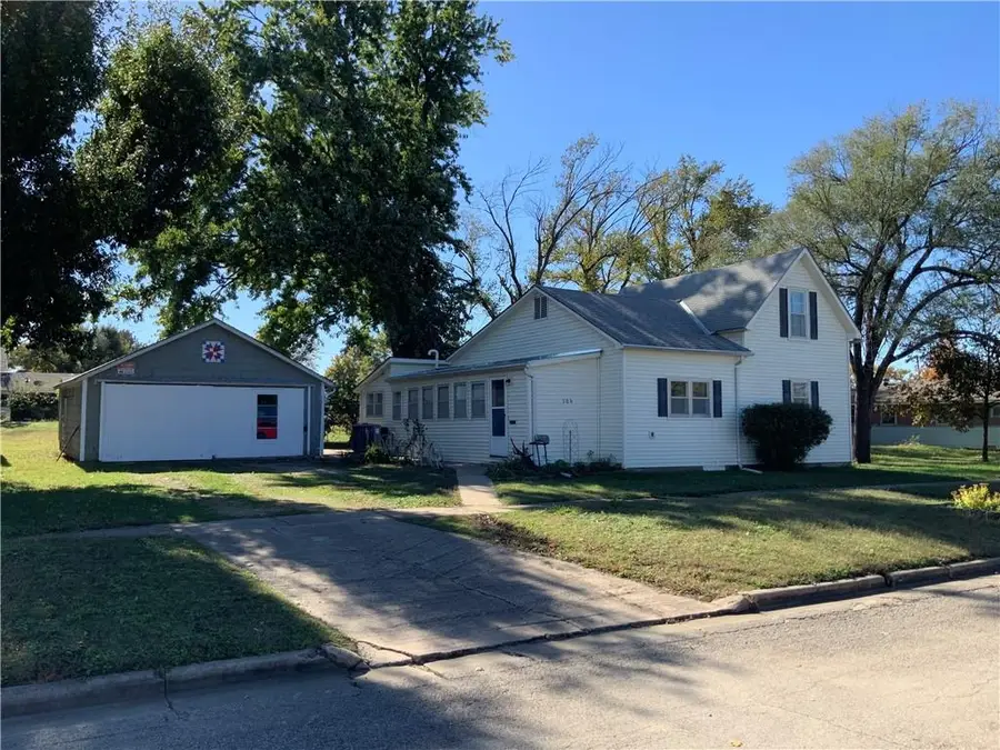 306 W Butler Street, Yates Center, KS 66783 - Image #2