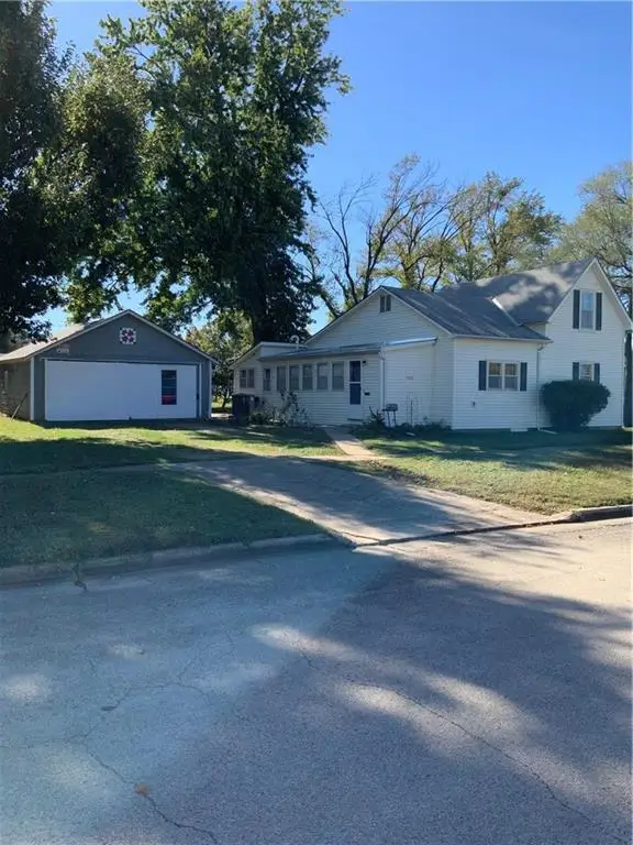 306 W Butler Street, Yates Center, KS 66783 - Image #3