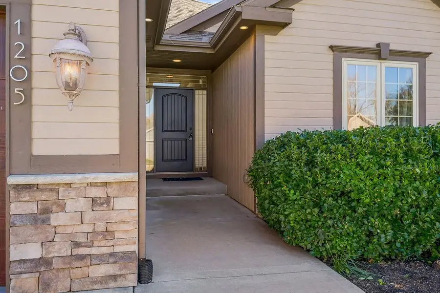 1205 Blackberry Drive, Liberty, MO 64068 - Image #2