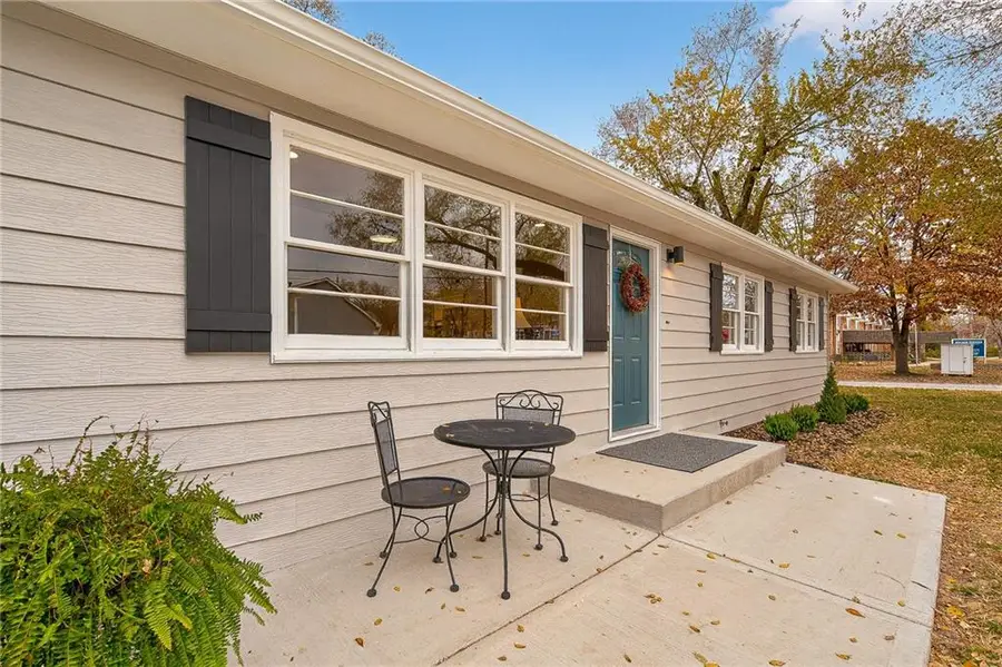 318 N Park Street, Bonner Springs, KS 66012 - Image #2