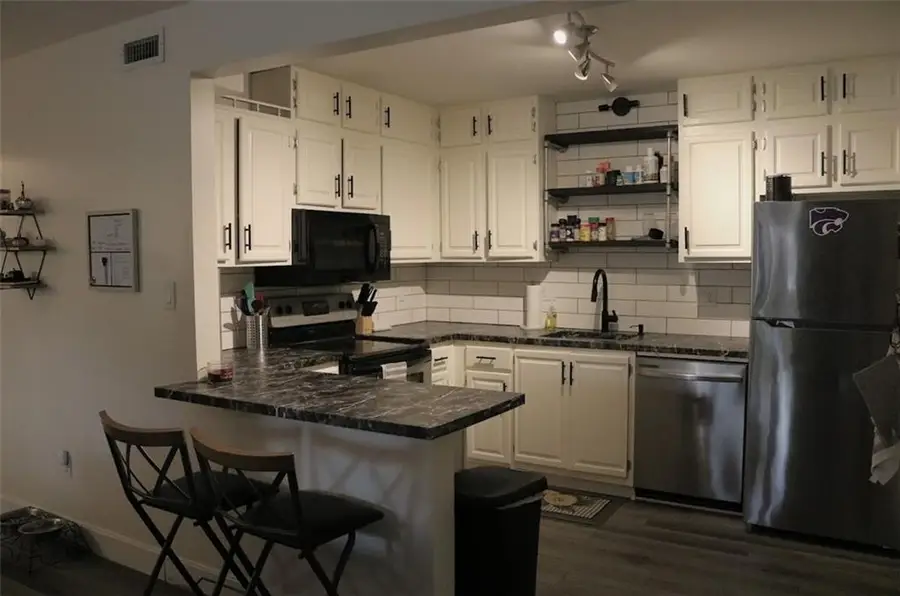 8133 Holmes Road #101, Kansas City, MO 64131 - Image #3