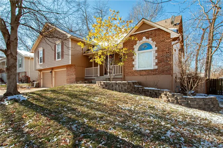 2421 NW Leann Drive, Blue Springs, MO 64014 - Image #2