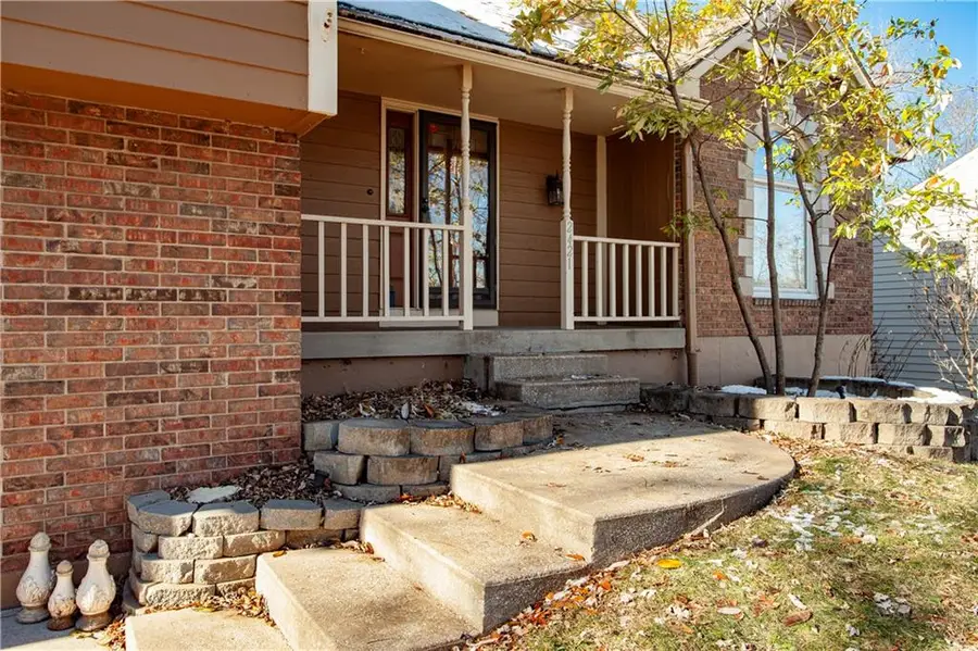 2421 NW Leann Drive, Blue Springs, MO 64014 - Image #3
