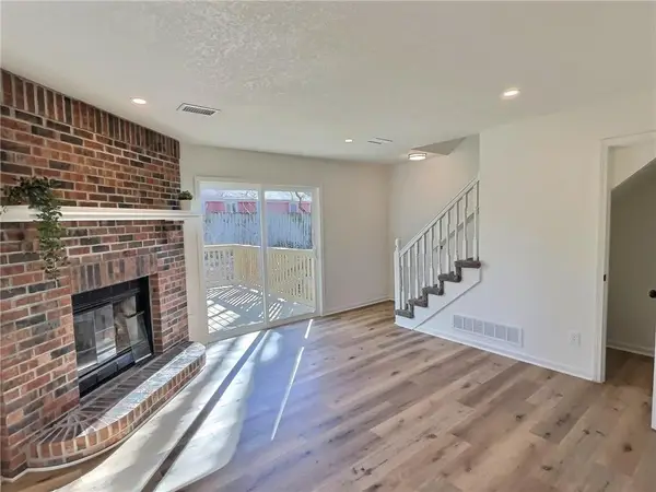 309B E Main Street #B, Smithville, MO 64089