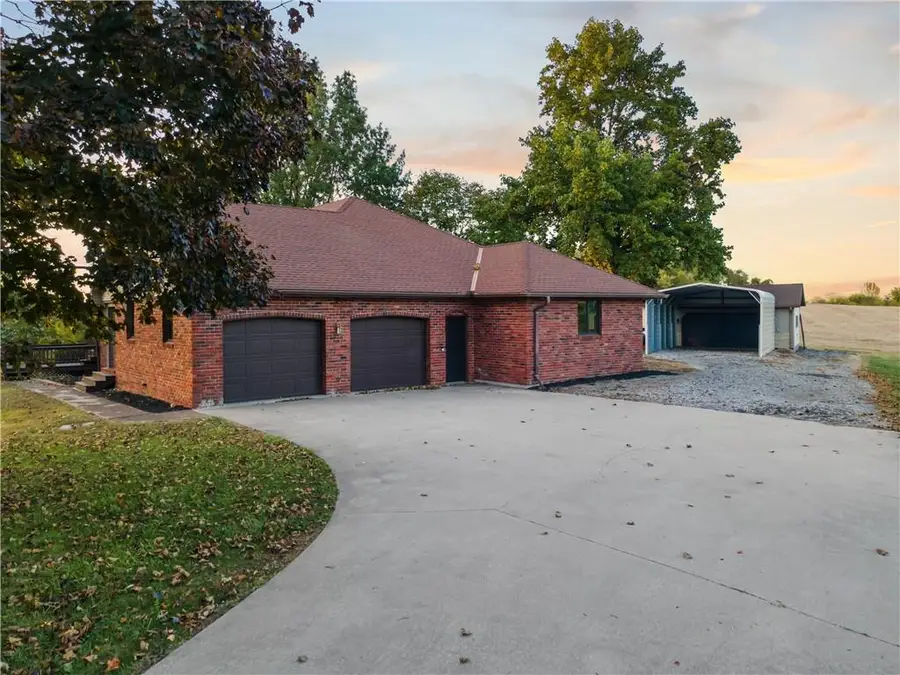 7201 Whitson Road, Saint Joseph, MO 64507 - Image #3