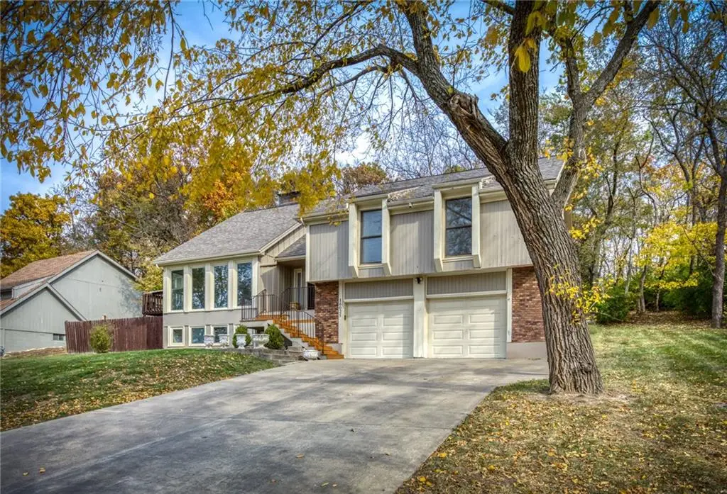 16025 Meadow Lane, Stilwell, KS 66085 - Image #1