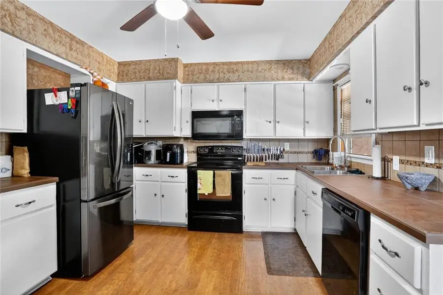 1213 E Fredrickson Drive, Olathe, KS 66061 - Image #2