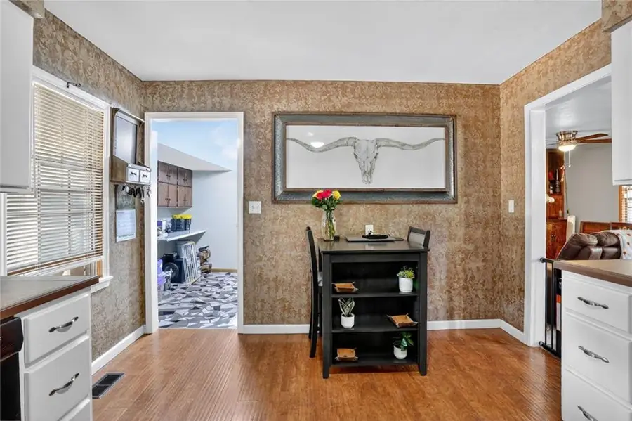 1213 E Fredrickson Drive, Olathe, KS 66061 - Image #3