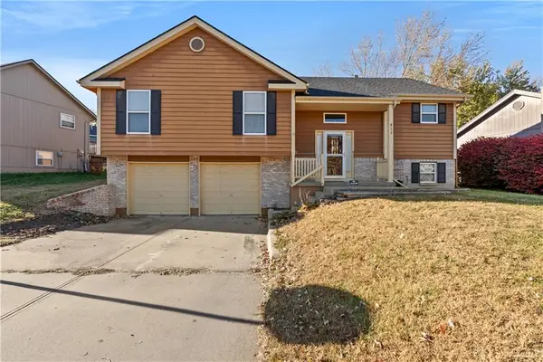 912 SW Foxtail Drive, Grain Valley, MO 64029