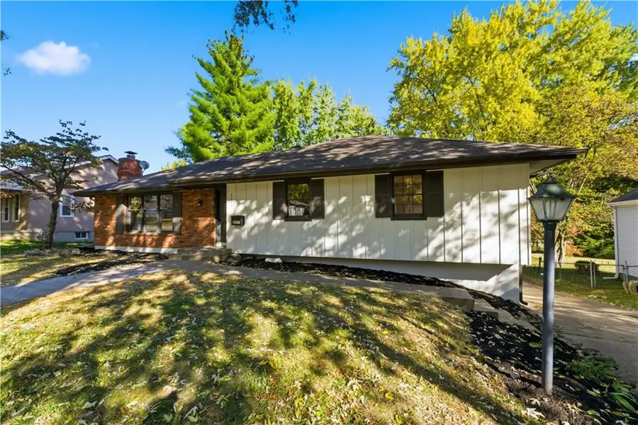 6605 N Agnes Avenue, Gladstone, MO 64119 - Image #3