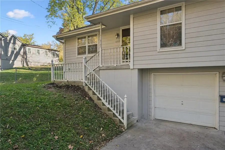 1203 Magnolia West Avenue, Excelsior Springs, MO 64024 - Image #2