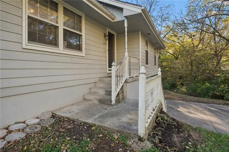 1203 Magnolia West Avenue, Excelsior Springs, MO 64024 - Image #3