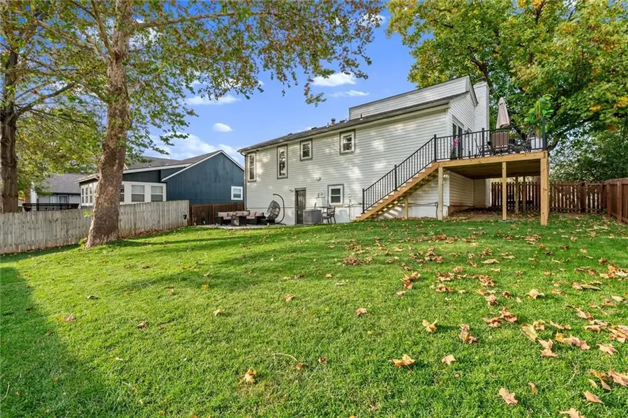 128 E Nelson Circle, Olathe, KS 66061 - Image #3