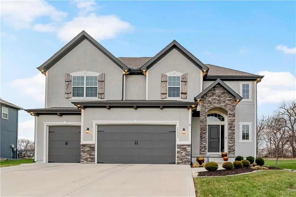 19004 Skyview Lane, Spring Hill, KS 66083 - Image #1