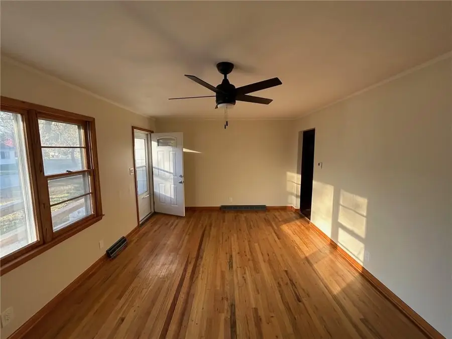 412 N Prewitt Street, Nevada, MO 64772 - Image #2