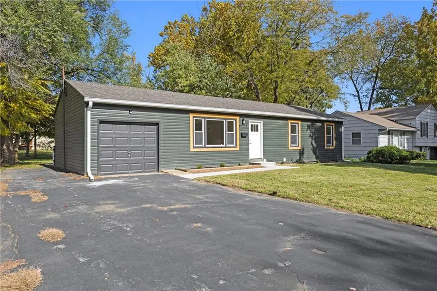 8122 W 92nd Terrace, Overland Park, KS 66212 - Image #2