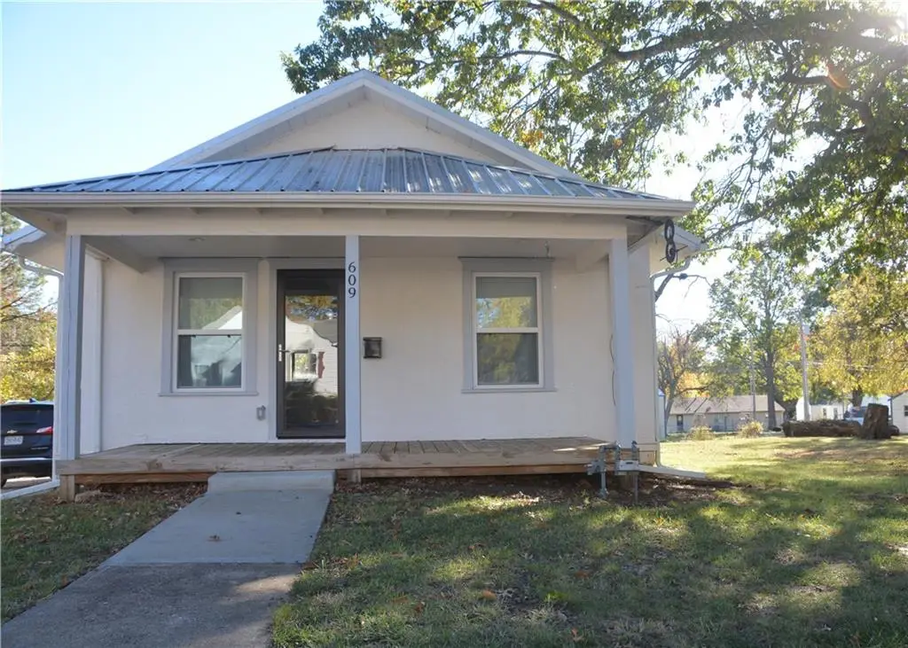 609 W Mechanic Street, Harrisonville, MO 64701 - Image #1