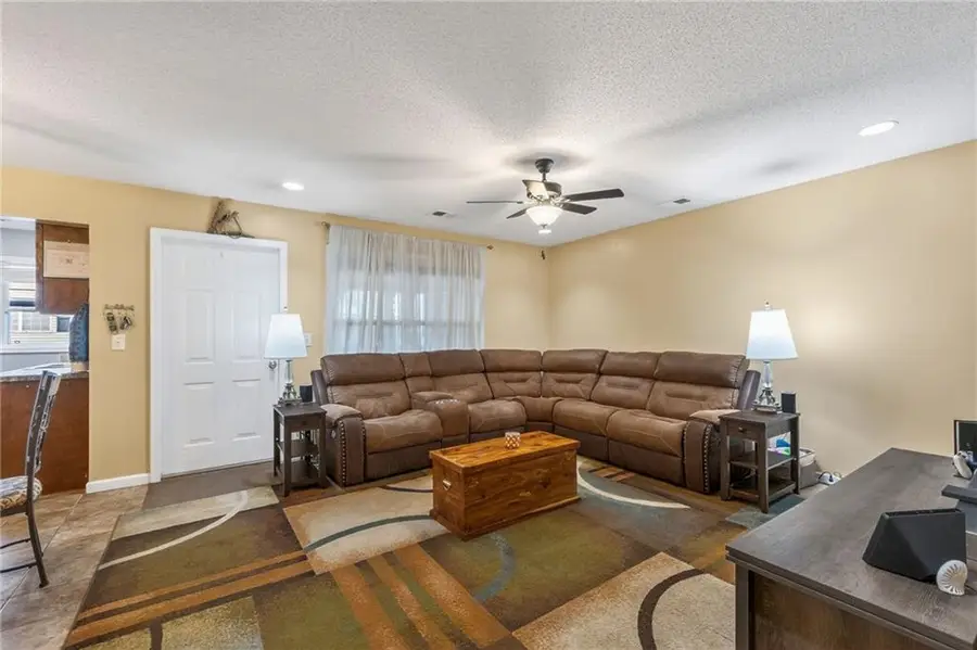 2433 NE 68th Street, Gladstone, MO 64118 - Image #2