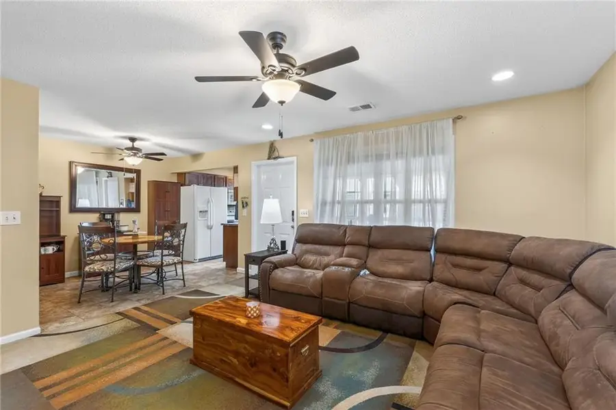 2433 NE 68th Street, Gladstone, MO 64118 - Image #3