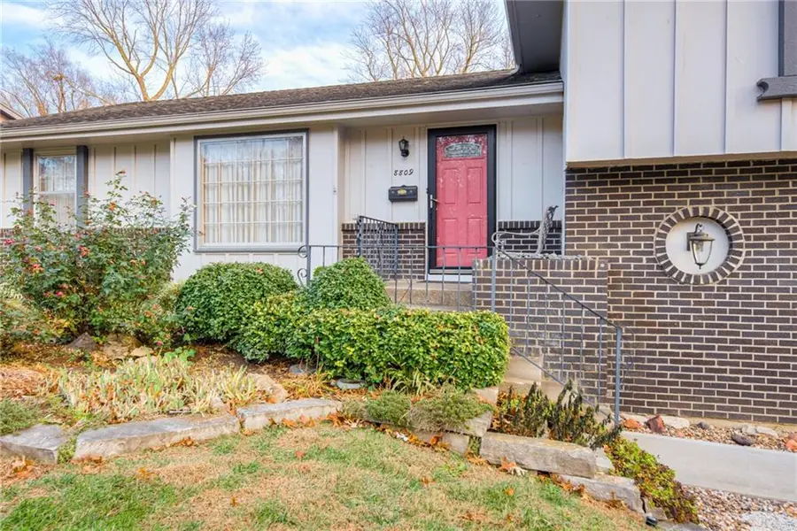 8809 Outlook Drive, Overland Park, KS 66207 - Image #2